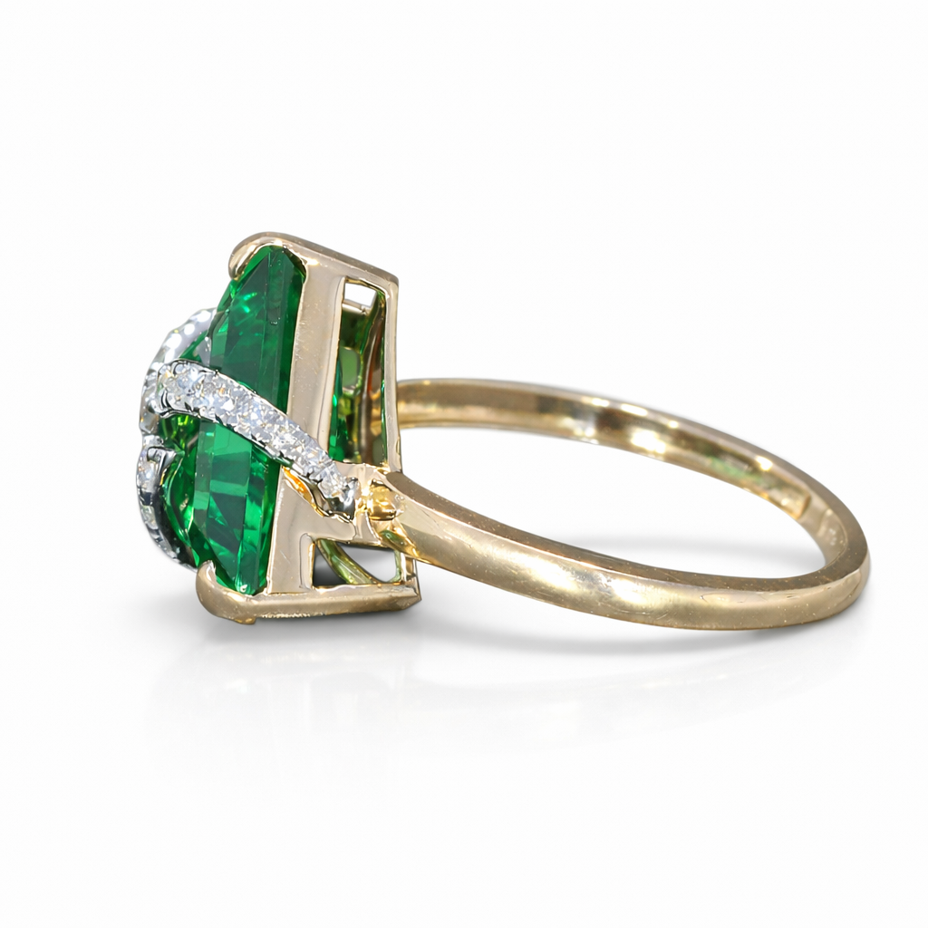 Trillion Emerald Ring